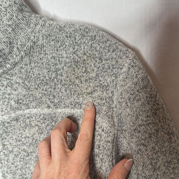 The North Face Gray Men's Tsillan Grey Sweatshirt. Size Medium. - Picture 3 of 9